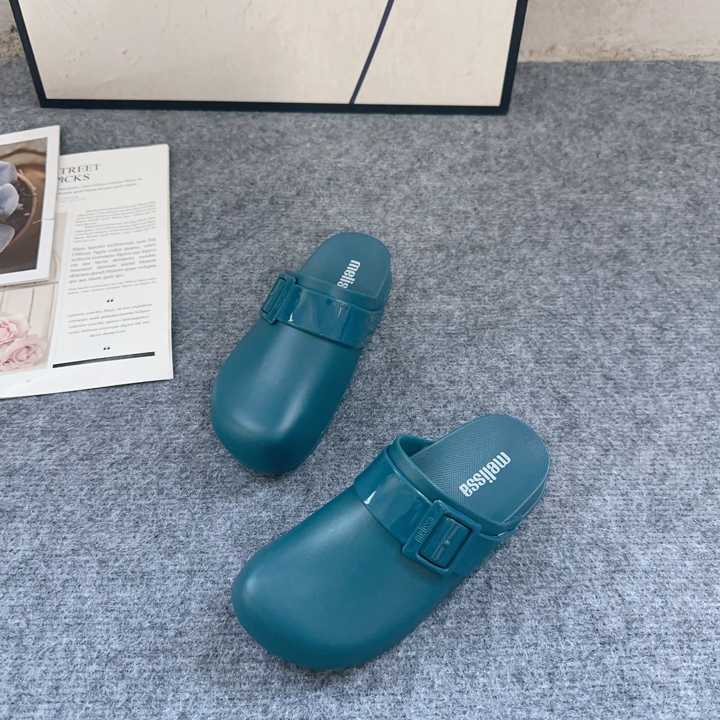 Sha Thick Bottom Solid Color Slip-on Slippers