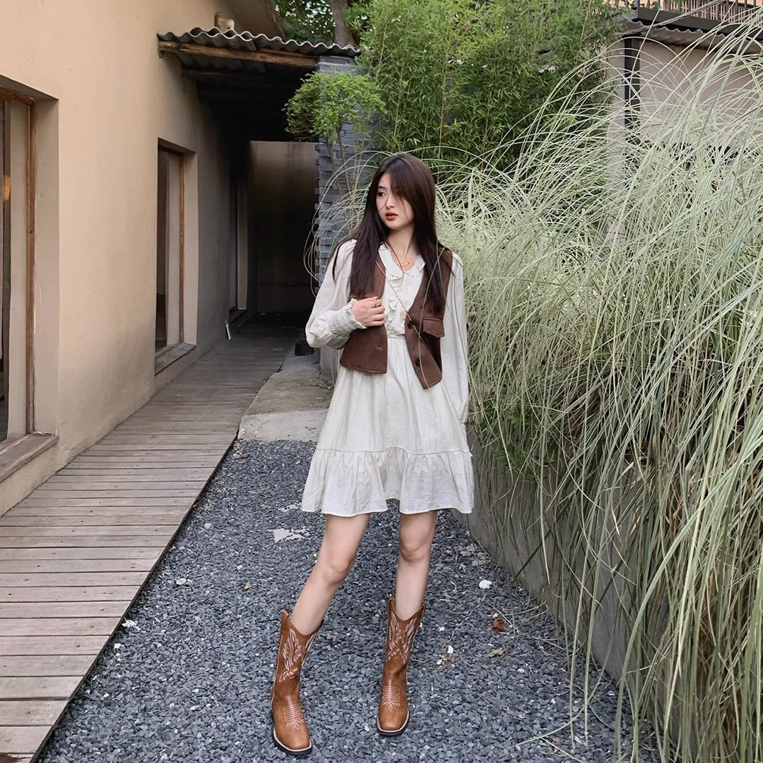 Women's Square Toe Embroidered Chunky V Cut Boots