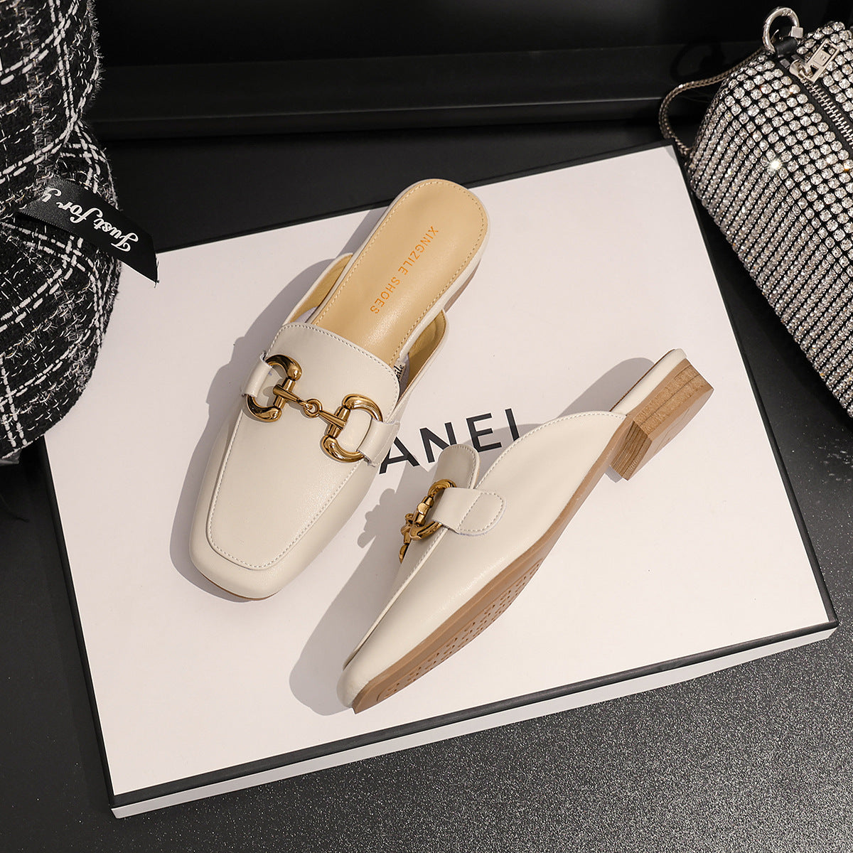 Women's Genuine Outer Wear Summer Buckle Heelless Sandals