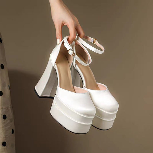 Main Wedding Dress Artifact Small Chunky Heels