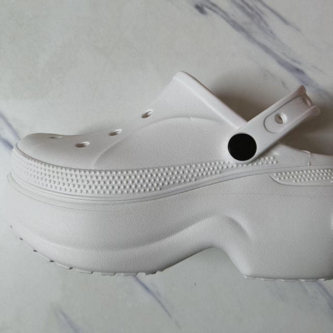 Women's Bella Hole Beach Toe Box Raise Sandals