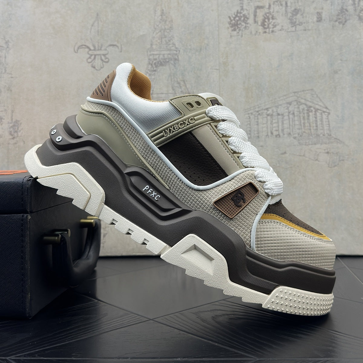 Men's Thick Bottom Inner Height Increasing Board Super Popular Bread Men's Casual Leather Shoes
