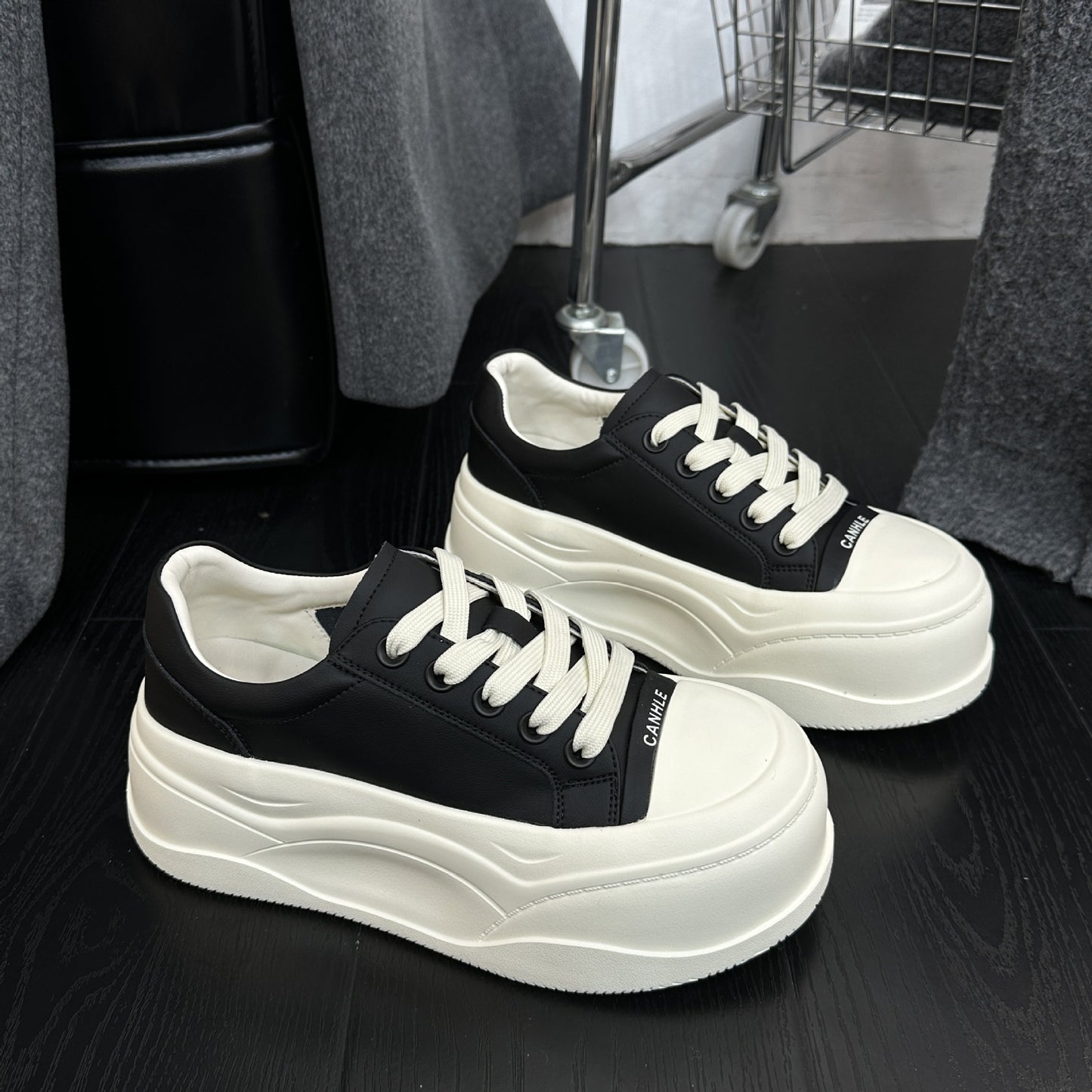 Retro Style White Spring Big Head Casual Shoes