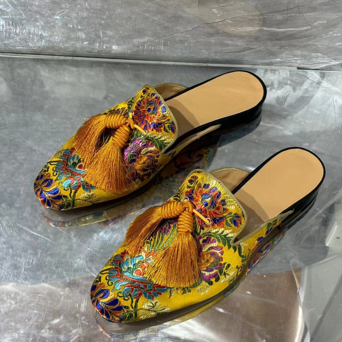 Men's Can Be Worn Outside Tassel Embroidered Slippers