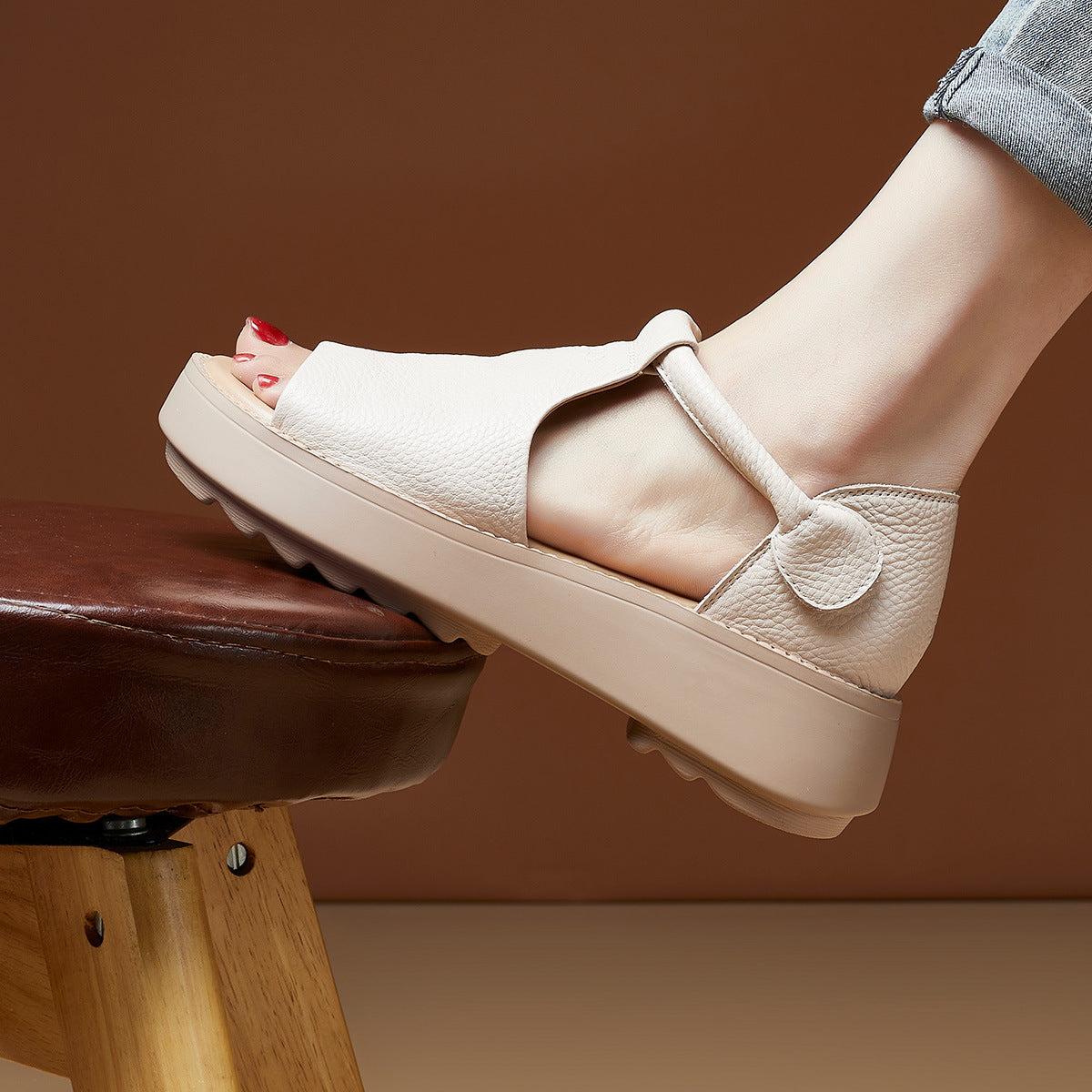 Women's Layer Cowhide Summer Retro Style Thick Sandals
