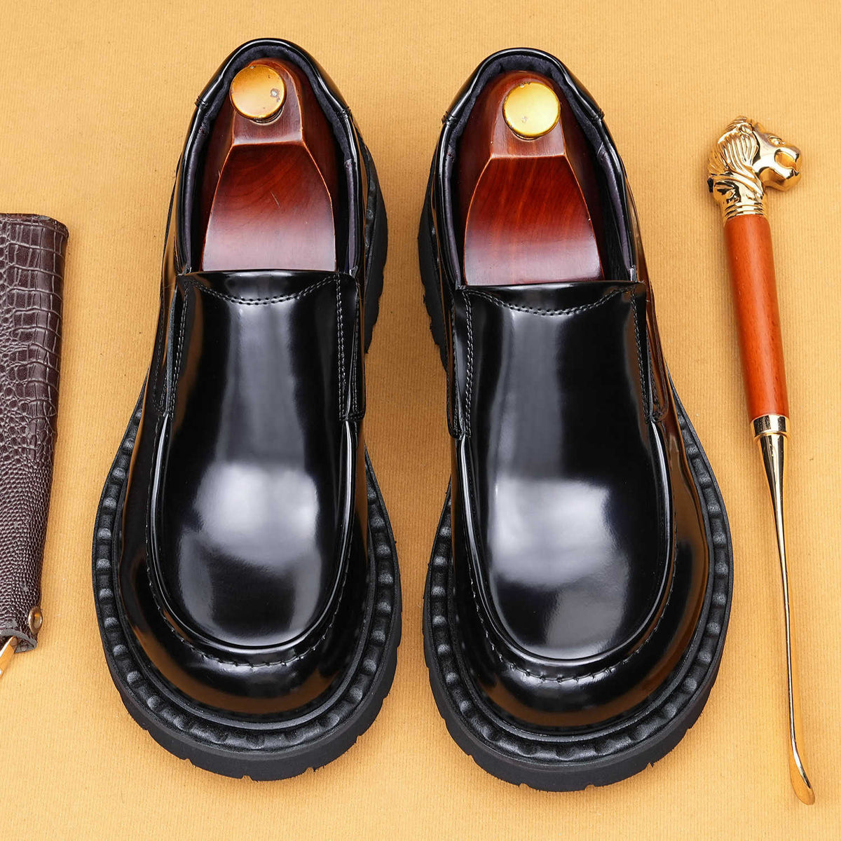Men's Style Glossy Slip-on Formal Wear Big Men's Casual Leather Shoes