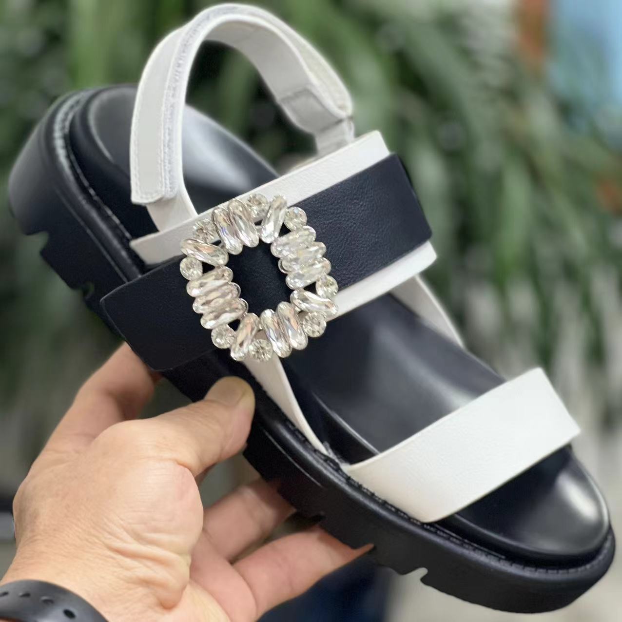 Women's Simple Drill Buckle Design Wide Strap Sandals