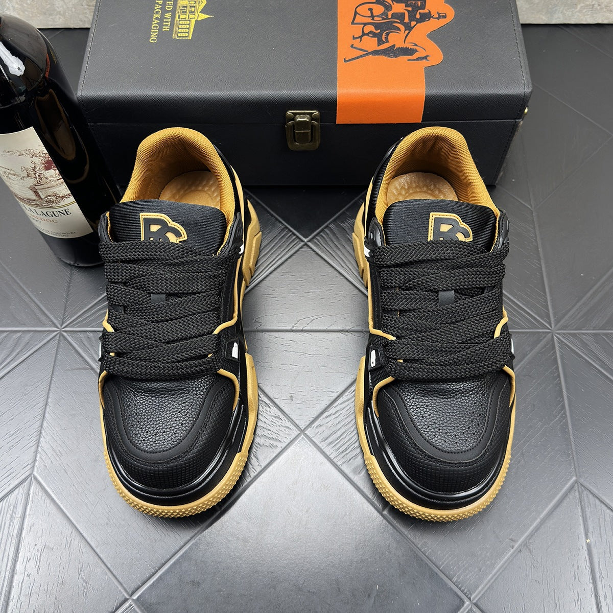 Men's Thick Bottom Inner Height Increasing Board Super Popular Bread Men's Casual Leather Shoes