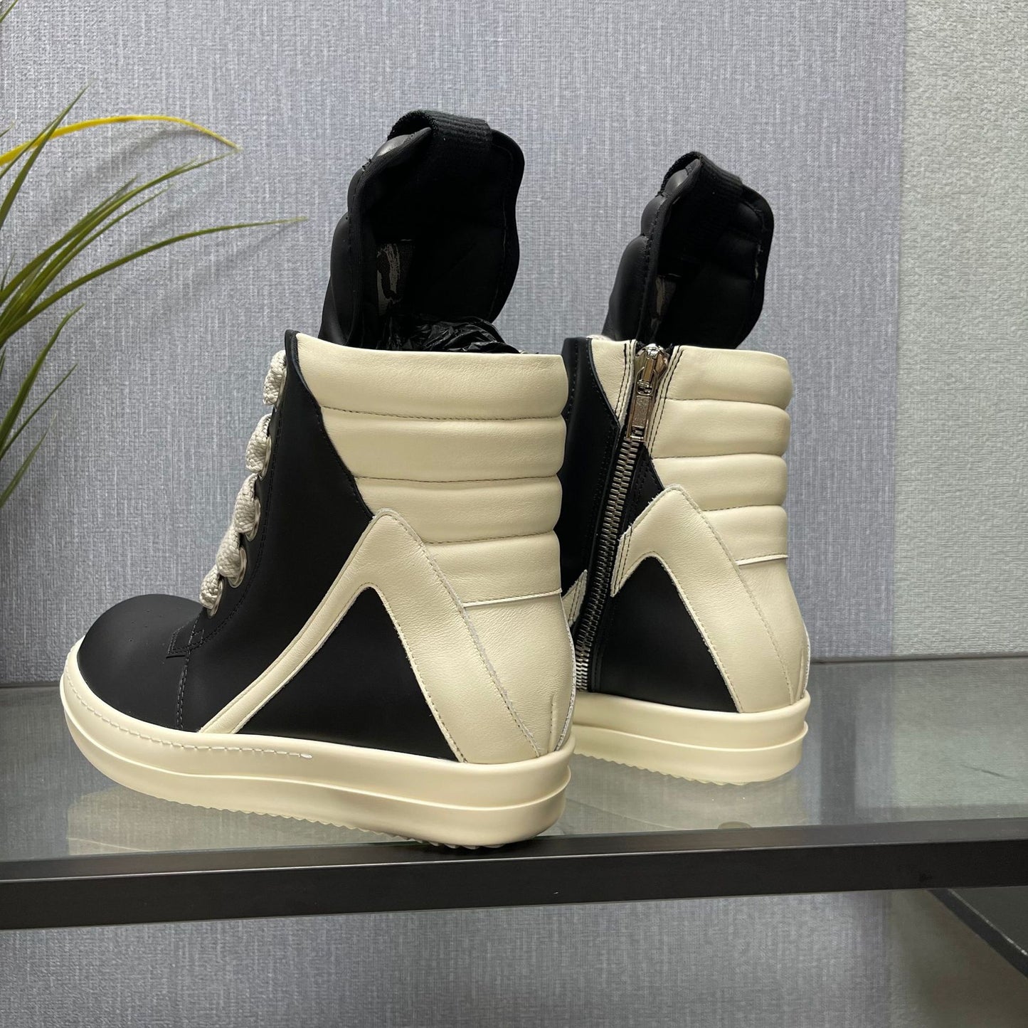 Inverted Triangle Main Line Surface Milk Fragrance Bottom Boots