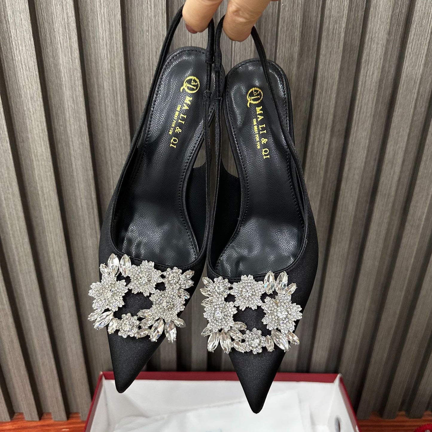 Women's Wedding Dinner Party Closed Toe Fashion Pointed Rhinestone Heels