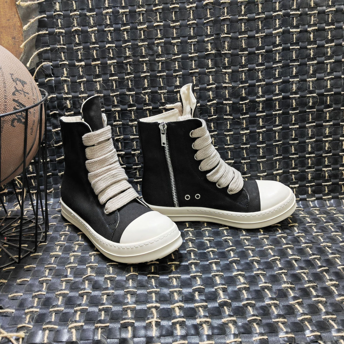Women's & Men's Wide Shoelaces Round Head Ankle Board Height Increasing Leisure Women's Casual Shoes