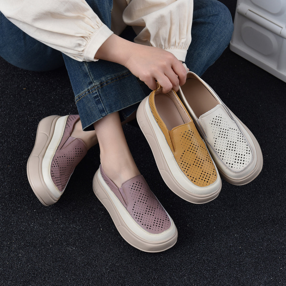 Women's Hole For Summer Soft Bottom Retro Rocking Height Increasing Lightweight Women's Casual Shoes