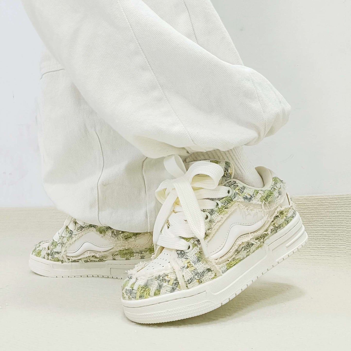 Women's & Men's Damaged Classic Style Bread Comfortable Breathable Sneakers