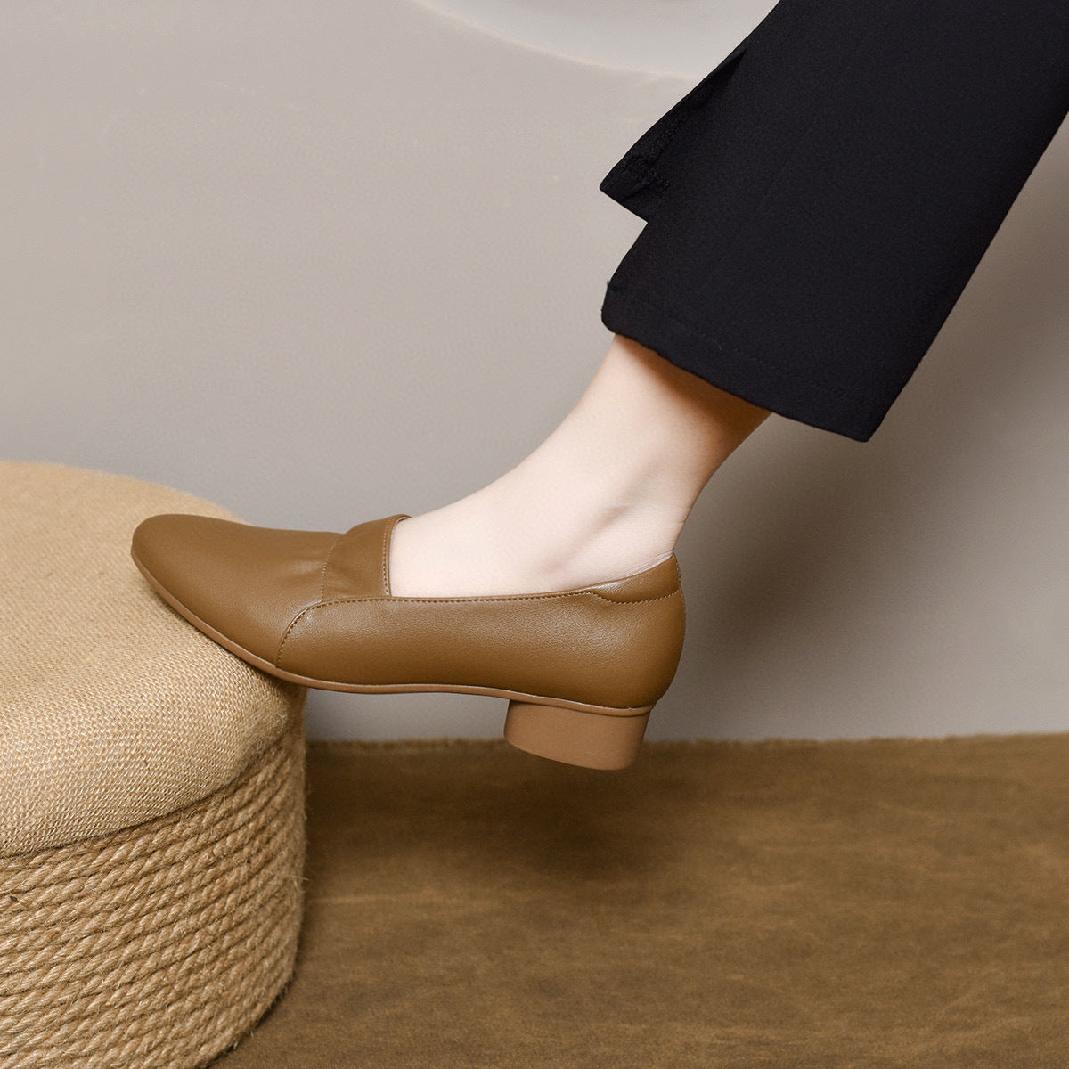 Women's Pointed Toe Spring Low Mouth Ruffles Loafers