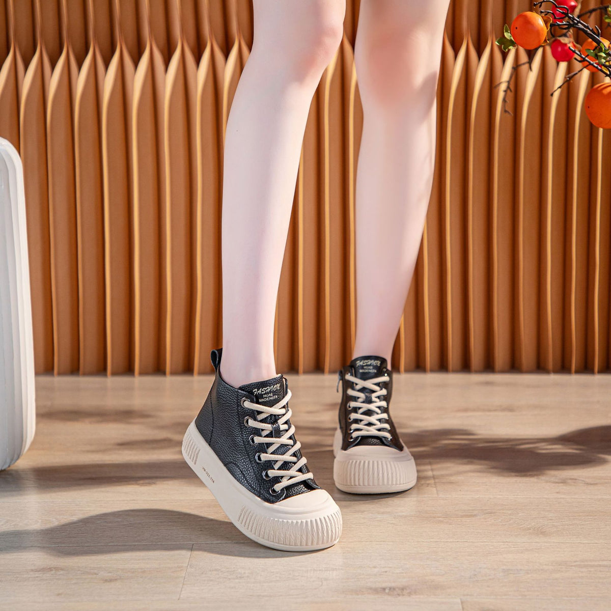 Women's Cowhide Platform Four Biscuit Shape Comfortable Women's Casual Shoes