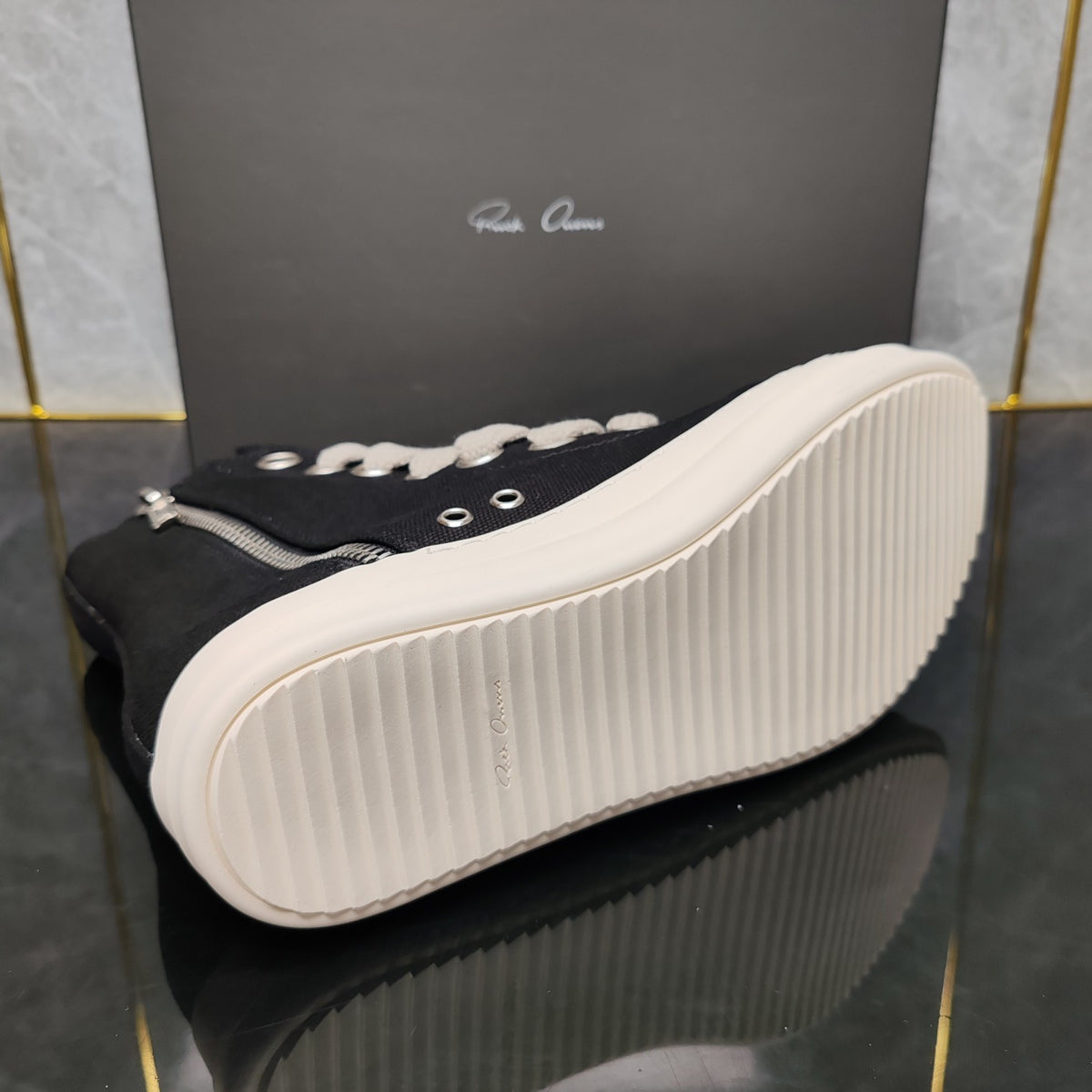 Women's & Men's Black Fashion Thick Bottom Simple Trendy Couple Sneakers