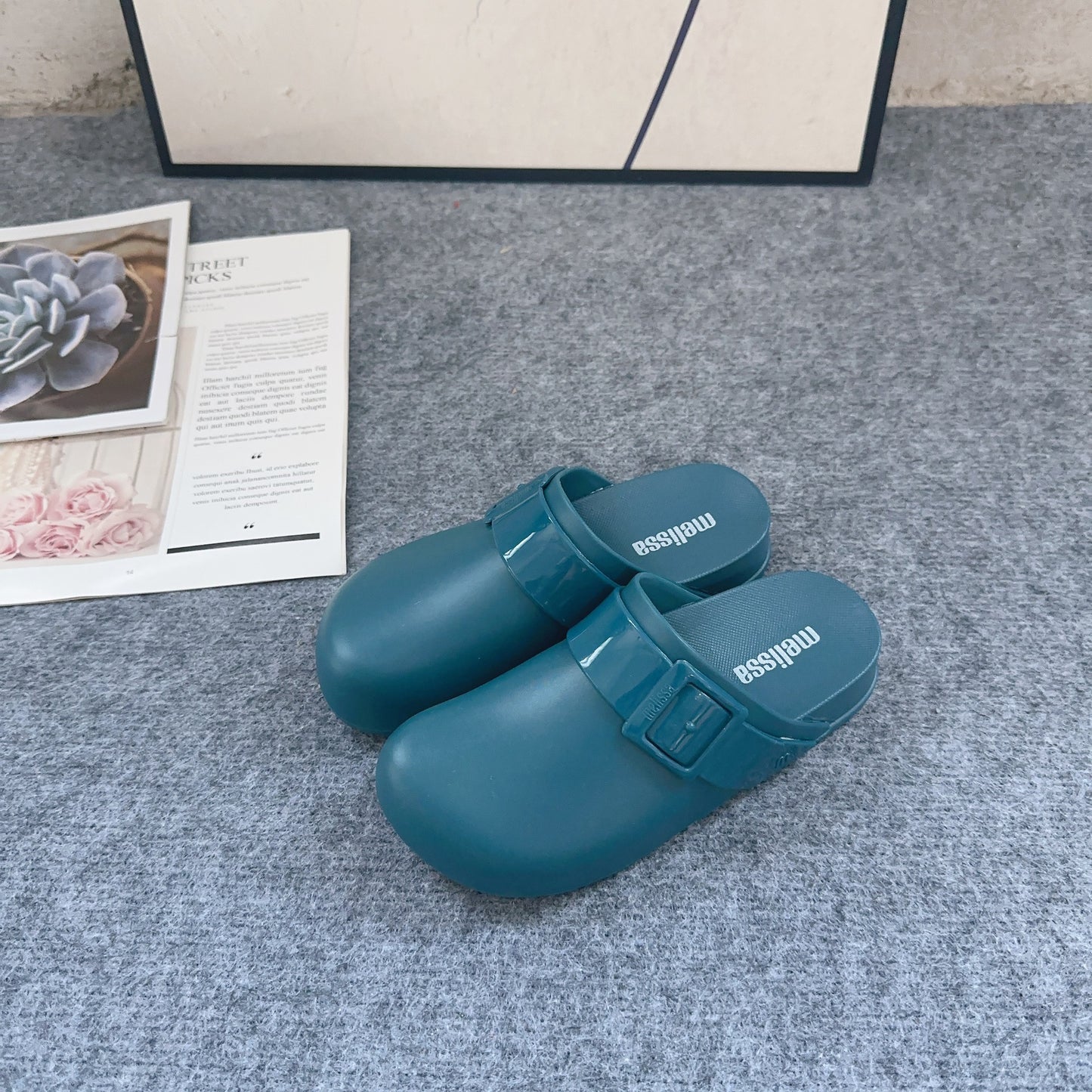 Sha Thick Bottom Solid Color Slip-on Slippers
