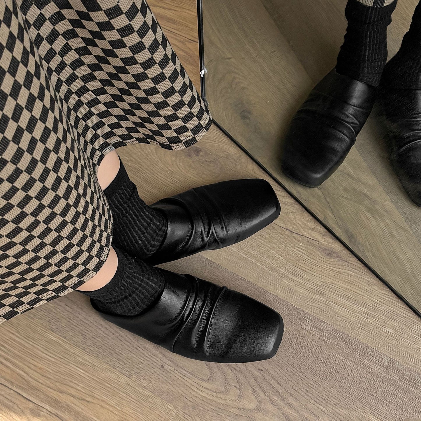 Square Toe Pleated Slip-on Flat For Leather Shoes
