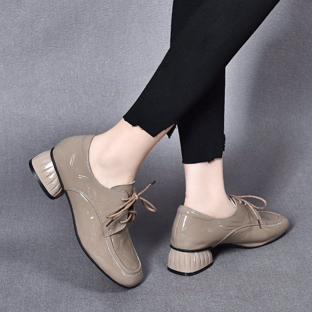 Women's Toe Flat Spring Embossed Patent Cowhide Casual Shoes