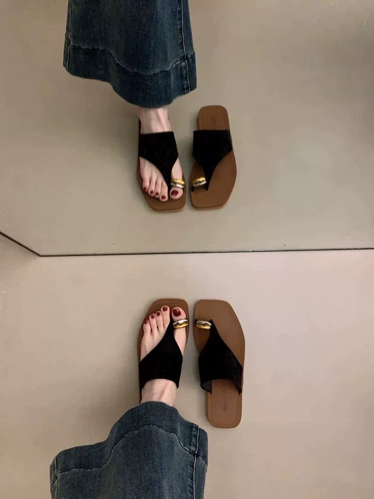 Women's Version Vintage Suede Metal Toe Covering Flip-flops Sandals