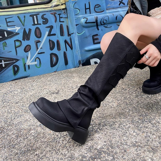 Women's Head Pants Pipe Pleated Below The Boots