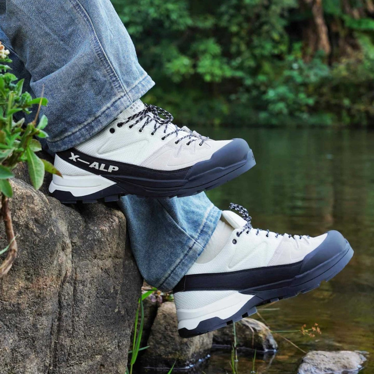 Women's & Men's Thick-soled Hiking Joint Name Mesh Breathable Sneakers