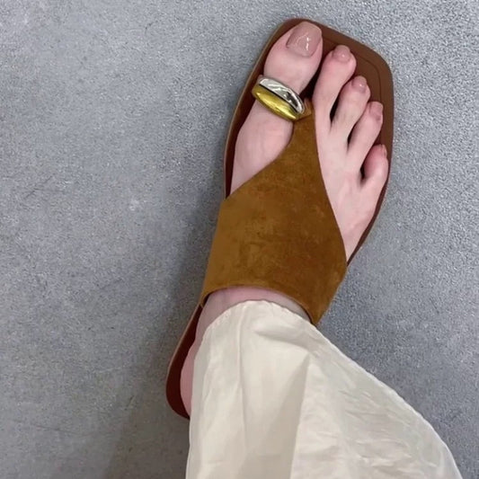 Women's Version Vintage Suede Metal Toe Covering Flip-flops Sandals