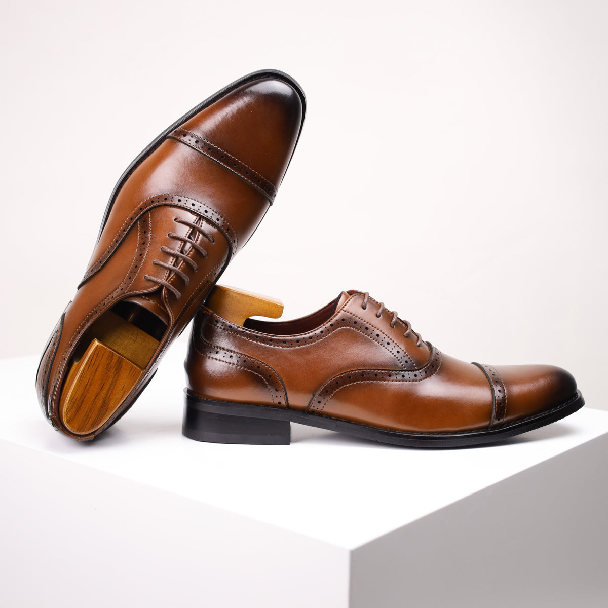 Men's Large Size Authentic British Style Formal Men's Business Leather Shoes