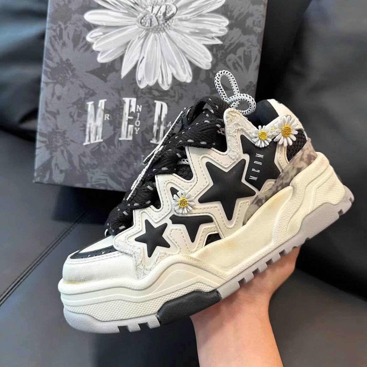 Women's & Men's Ding Milky White Star Bread Niche Sneakers