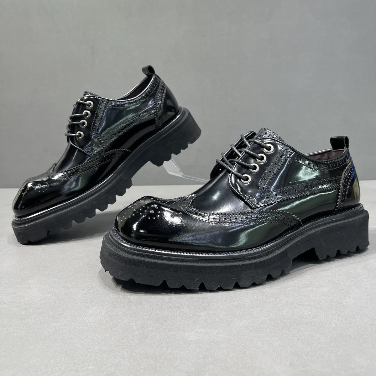 Men's Brogue Genuine Glossy Thick Sole Increased Retro Men's Shoes