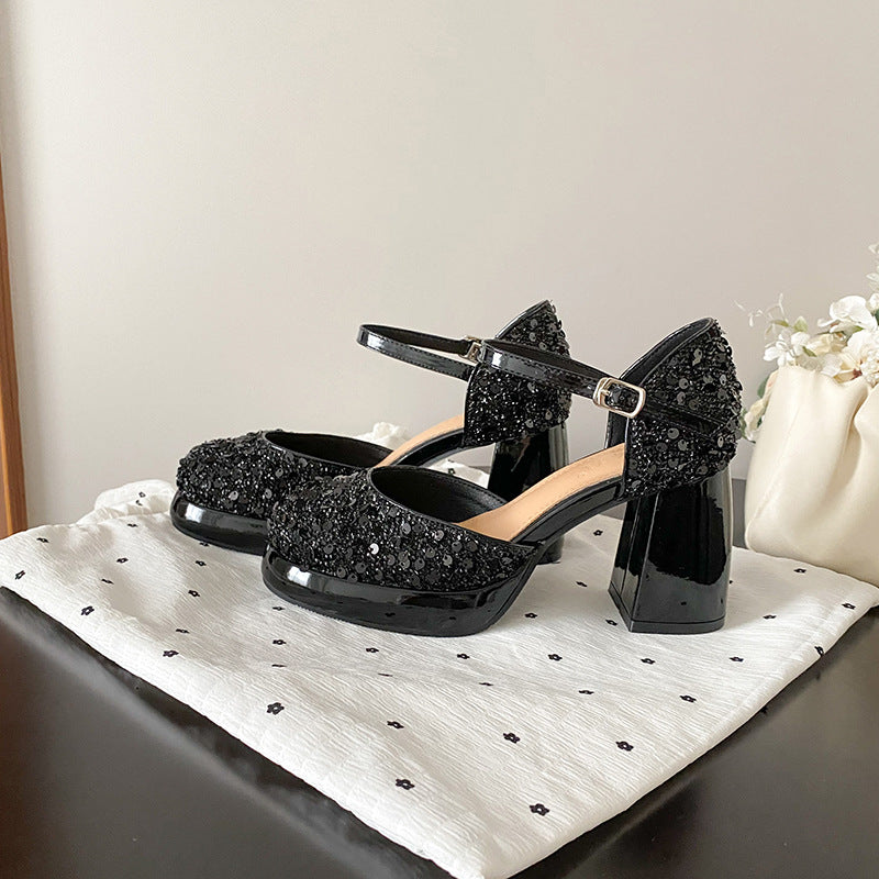 Women's Hollow Buckle Strap Closed Toe Plus Heels