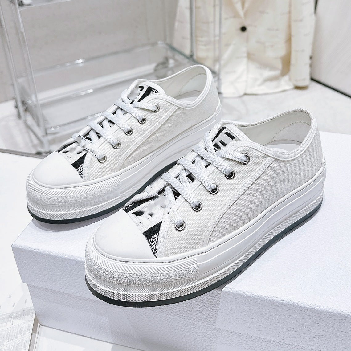 Women's Letter Embroidered Classic Electric Thick Bottom Canvas Shoes