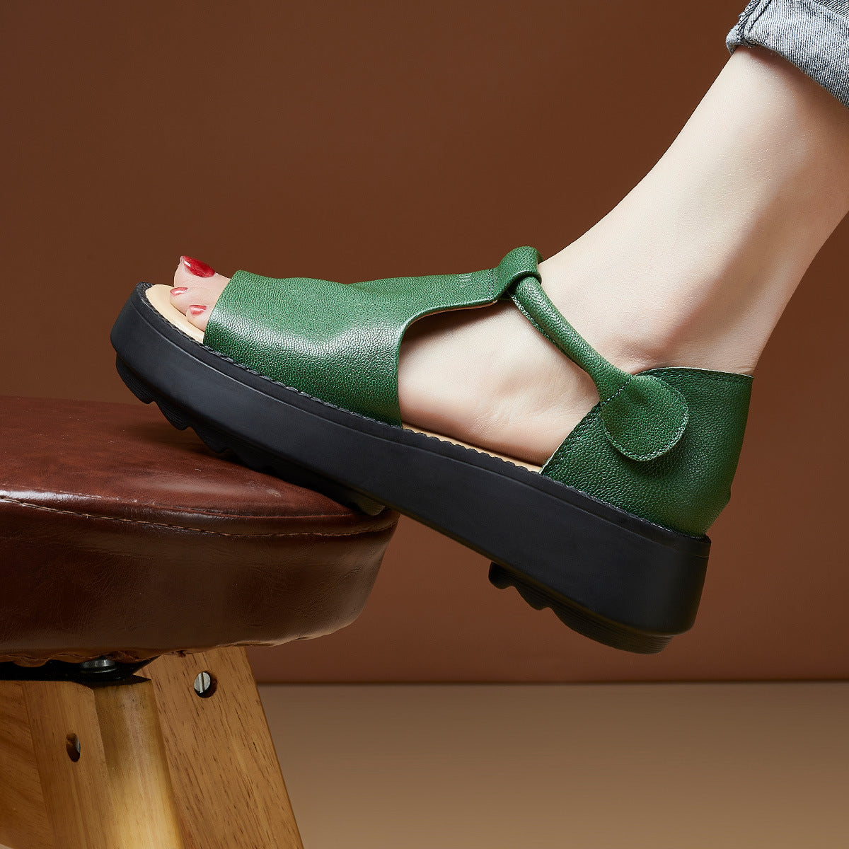 Women's Layer Cowhide Summer Retro Style Thick Sandals