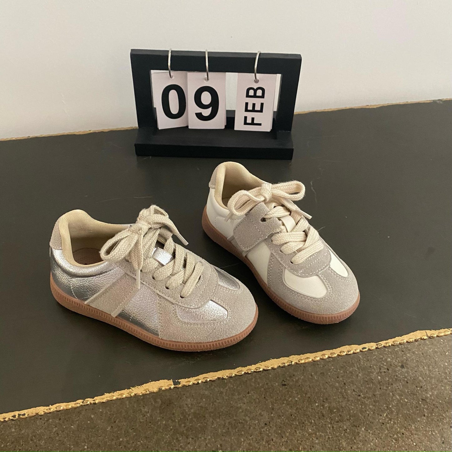 Children's Retro Moral Training Four Velcro Fashion Kid's Sneakers