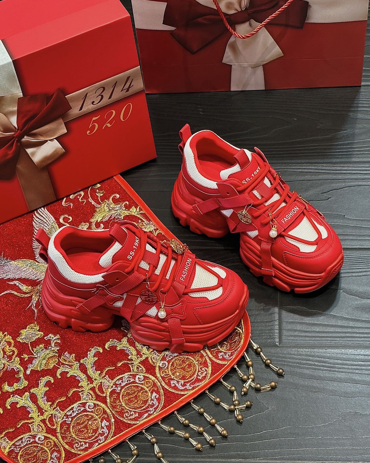 Women's Clunky Small Versatile Thick Bottom Red Sports Leisure Sneakers