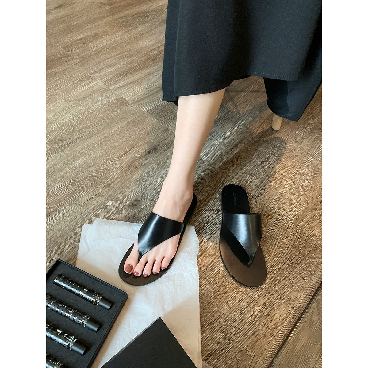 Women's White Two-color Texture Triangle Concise Genuine Sandals