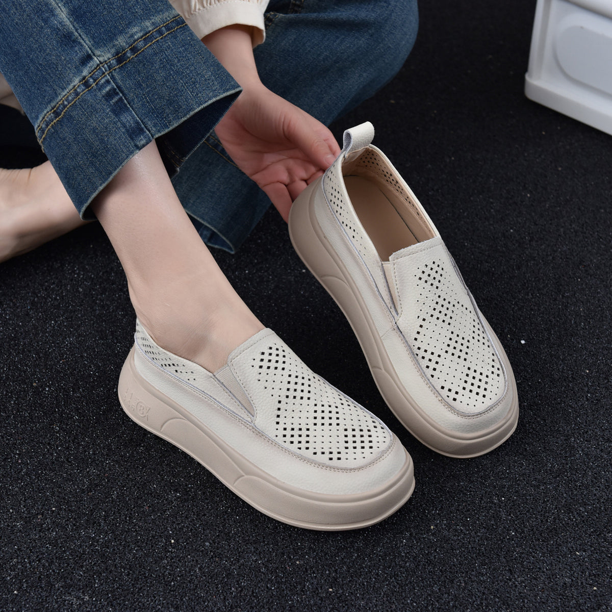 Women's Hole For Summer Soft Bottom Retro Rocking Height Increasing Lightweight Women's Casual Shoes