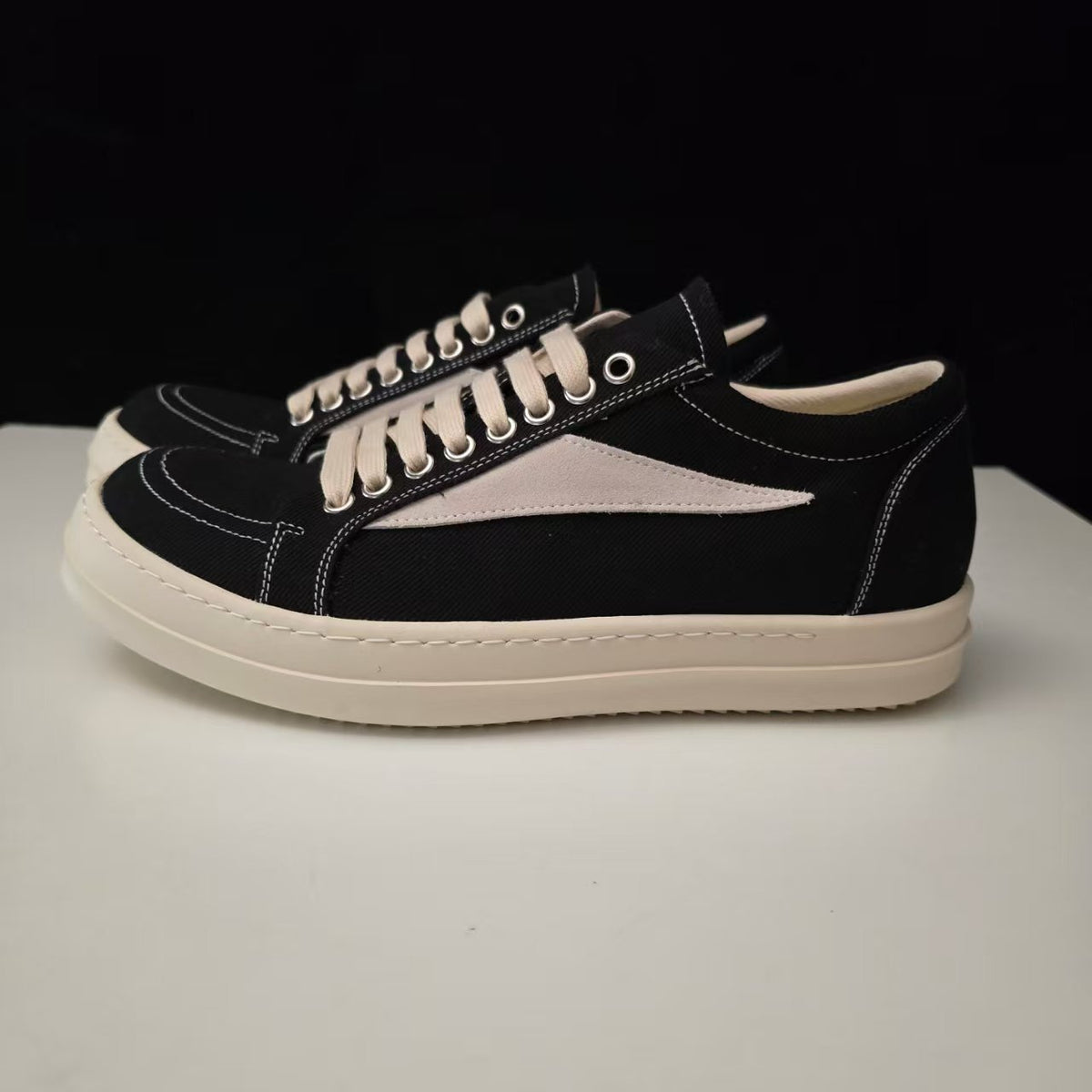 Air Force Style Round Toe Flat Men's Board Shoes