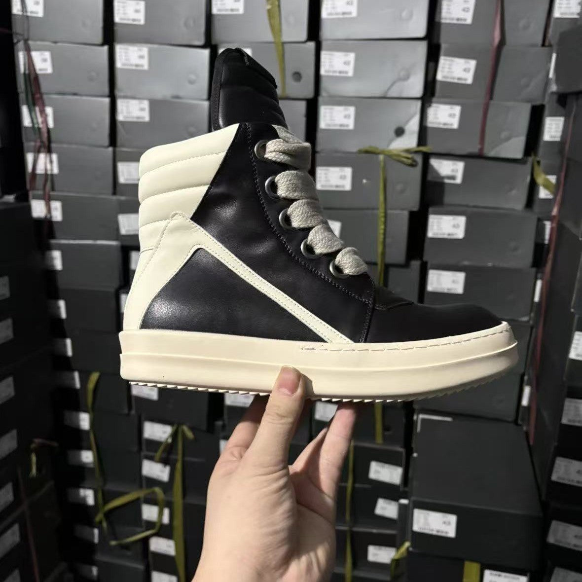 Men's Inverted Triangle Black White Thick Bottom Fashion Sneakers