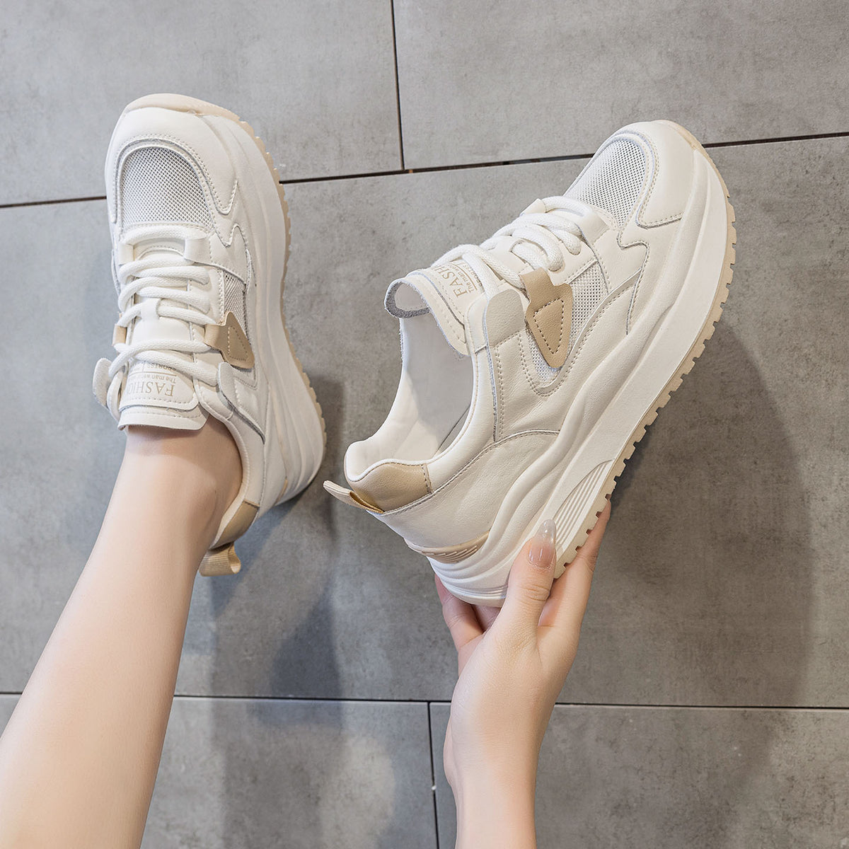 Women's Lightweight Soft Sole Thick Bottom Inner Height Women's Casual Shoes