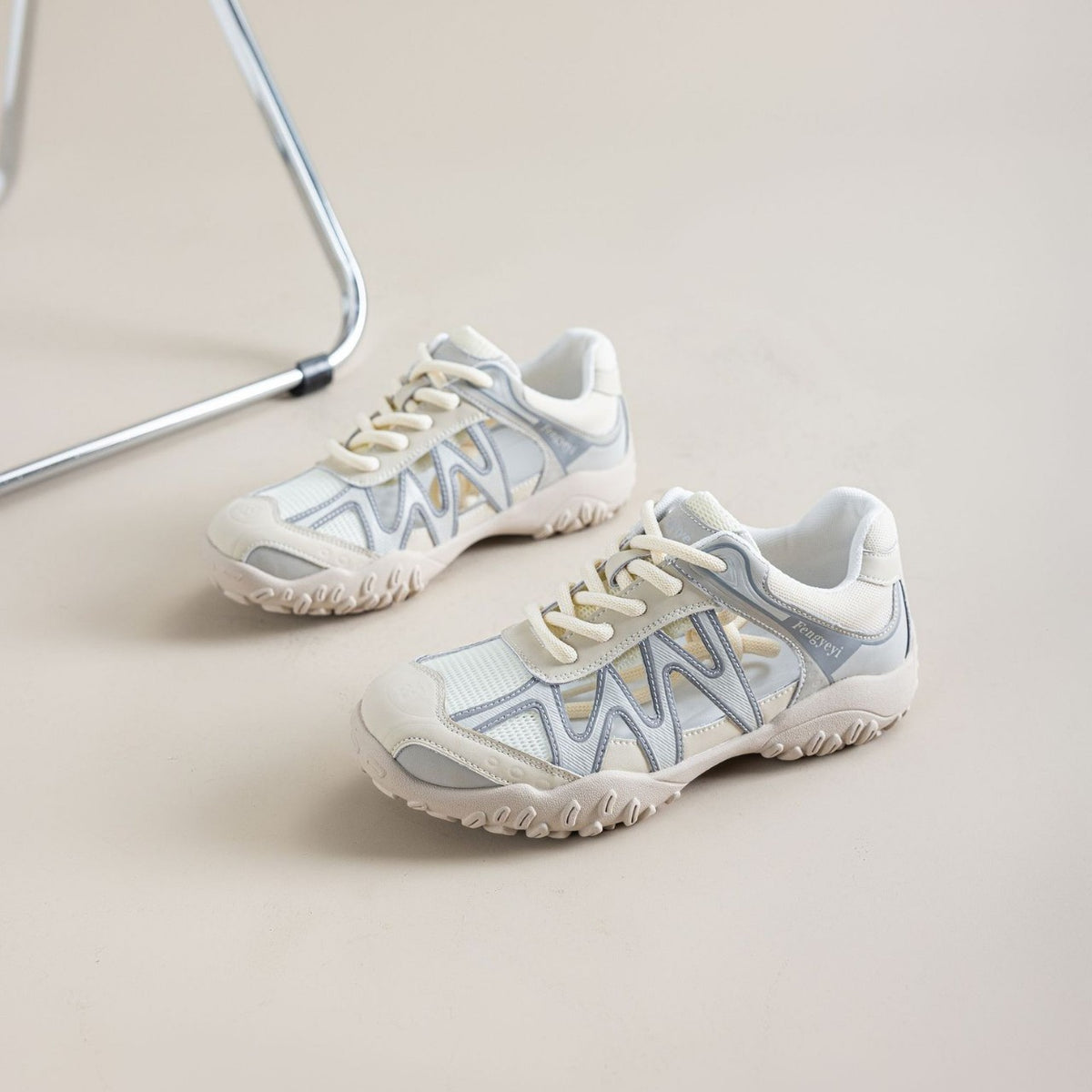Women's Fashion Lightweight Breathable Not Tired Feet Soft Bottom Women's Sports Shoes