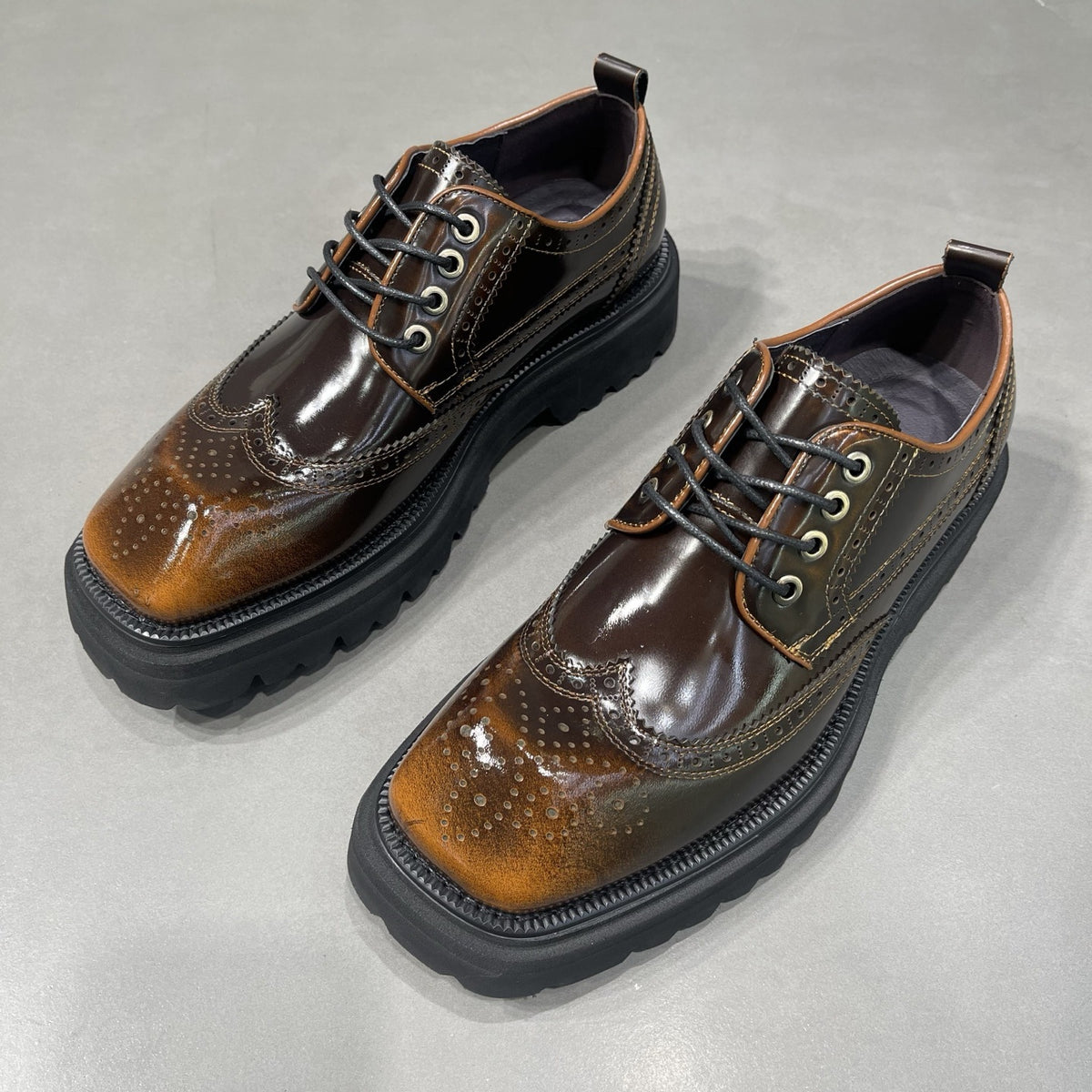 Men's Brogue Genuine Glossy Thick Sole Increased Retro Men's Shoes