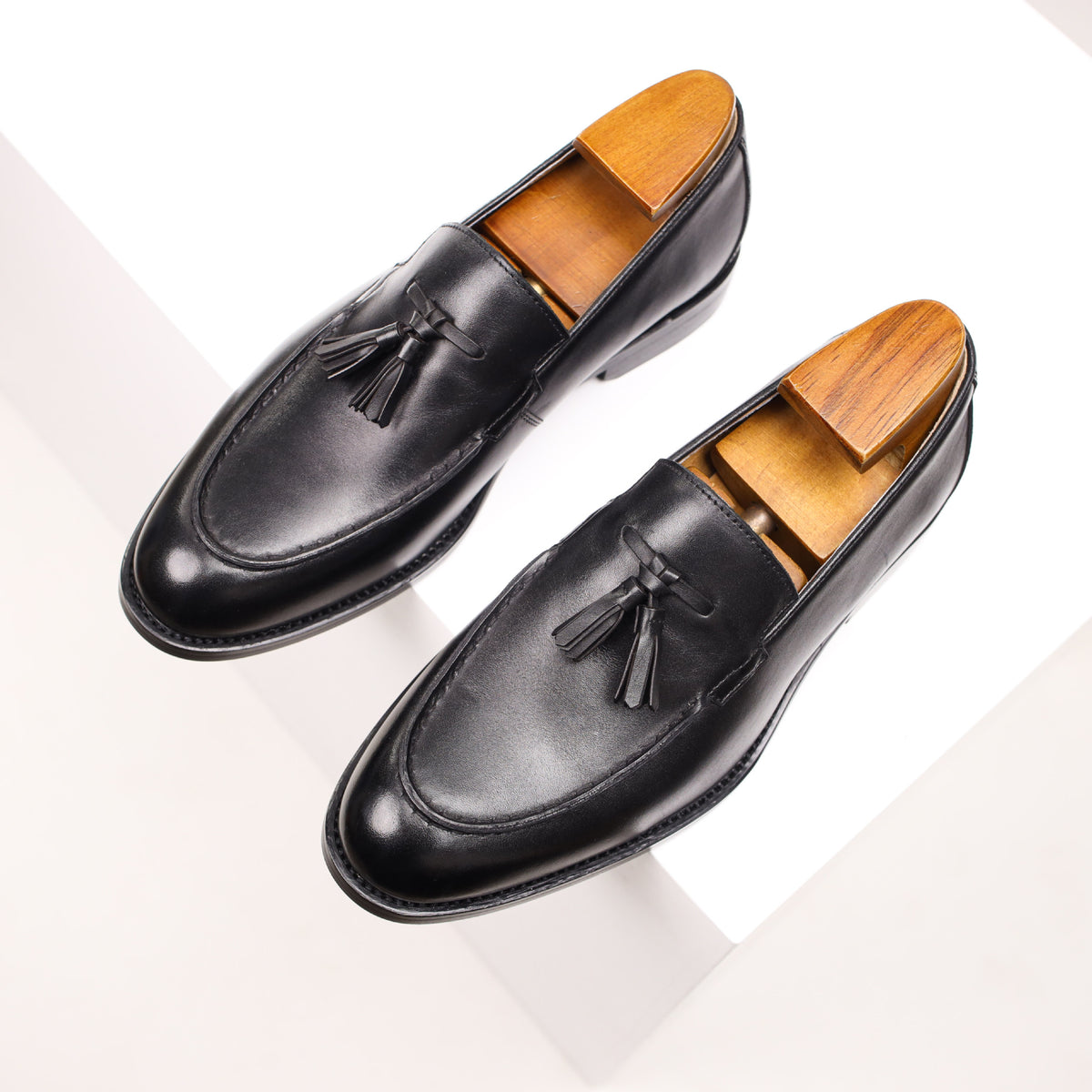 Men's First Layer Cowhide Round Head Tassel Men's Business Leather Shoes