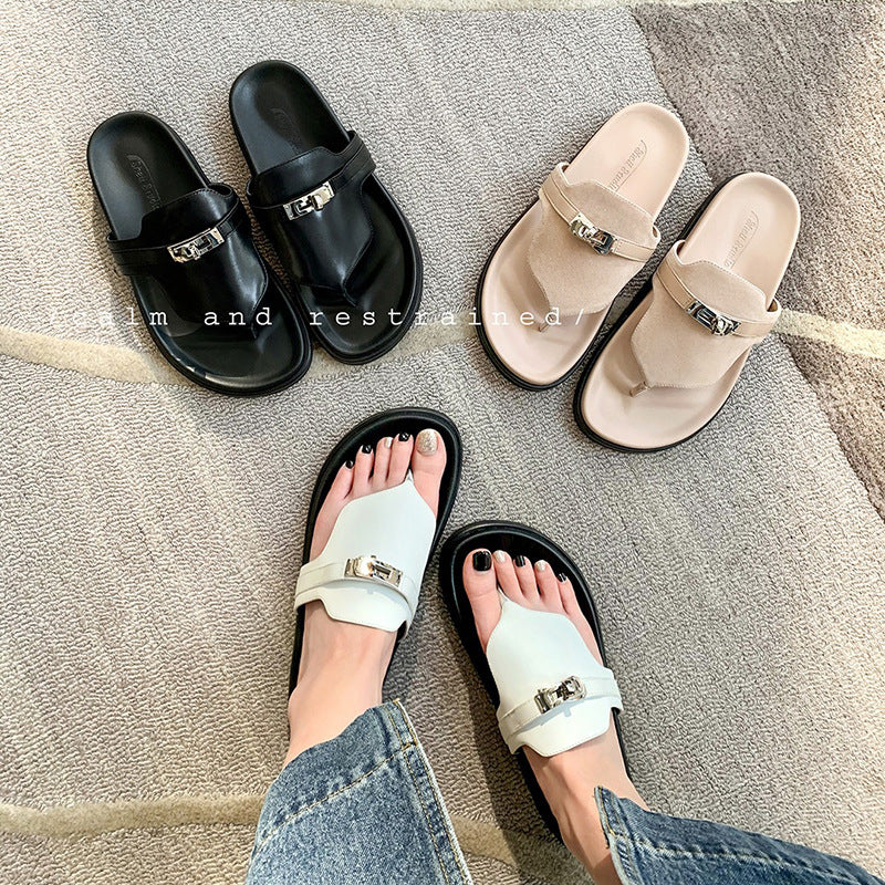 Women's Classic Engraved Lock Thick Bottom Toe Flip-flops Slippers