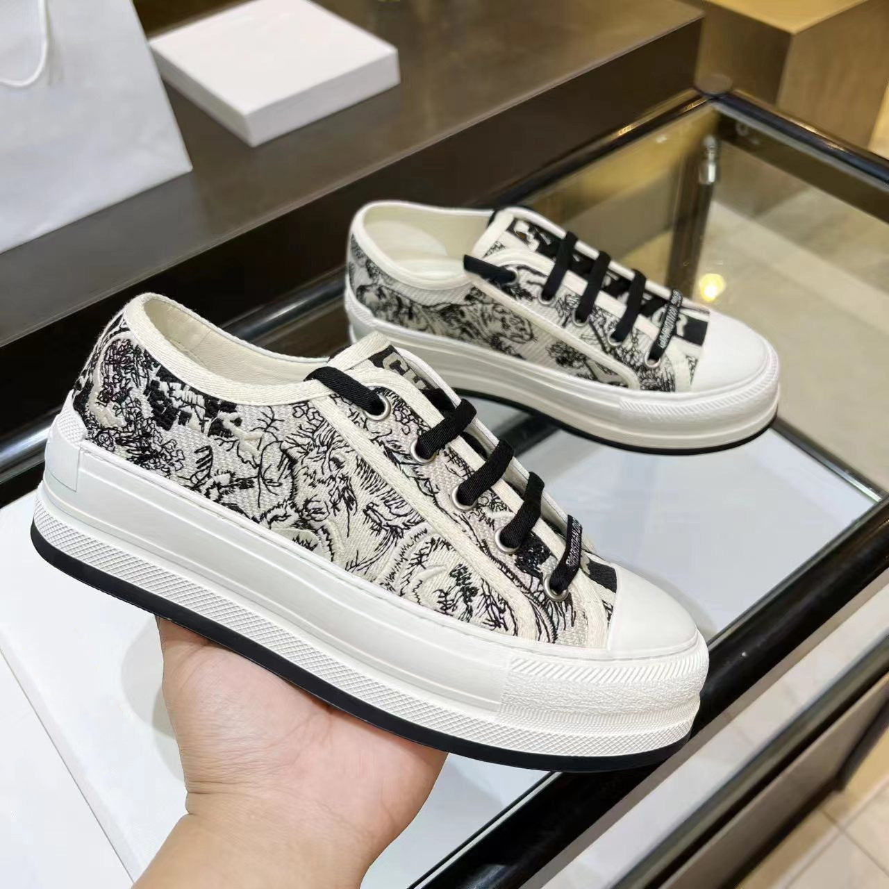 Women's Home Platform Embroidered Letters Presbyopic Pumps Canvas Shoes