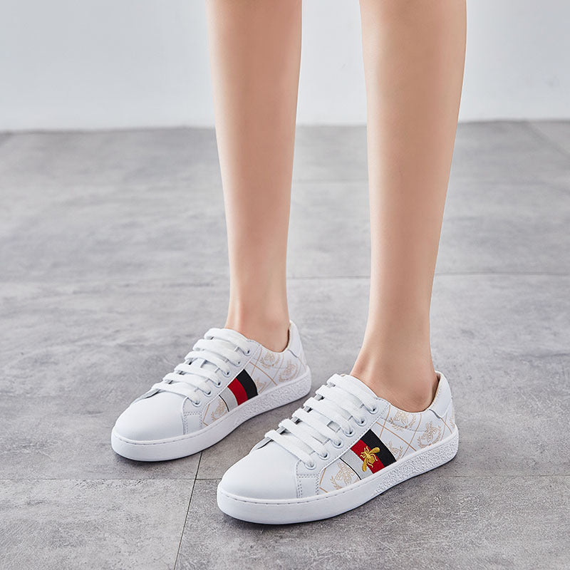 Women's Summer Korean Fashionable White Bee Fashion Canvas Shoes