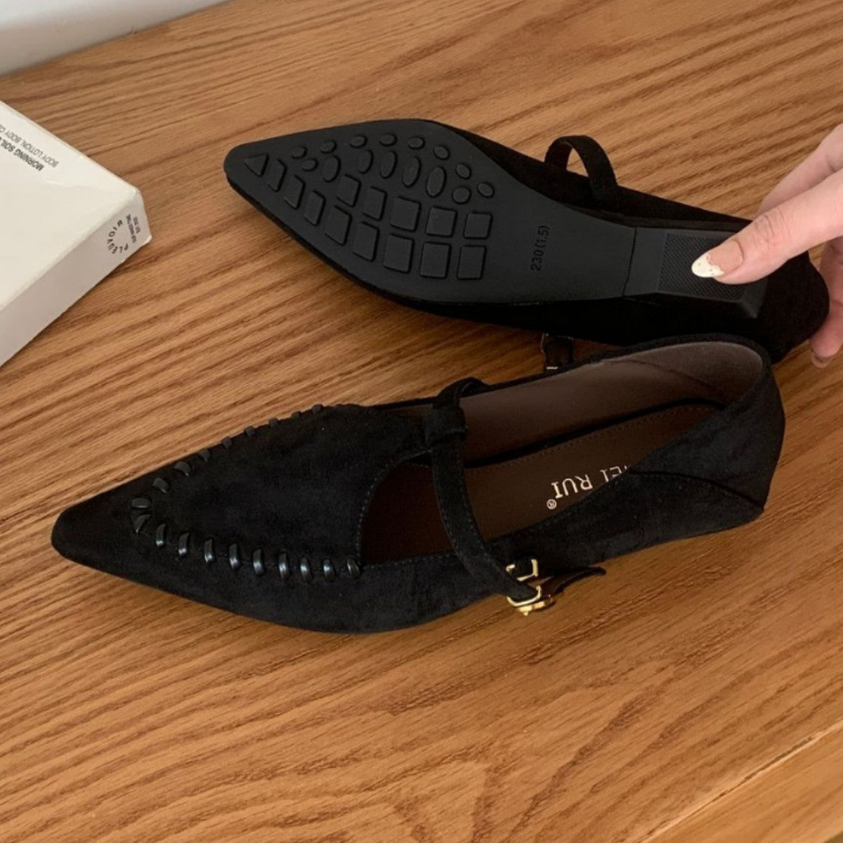 Women's Bottom Pointed Toe Peas Wedge Simple Vintage Buckle Thick Strap Women's Fashion Shoes