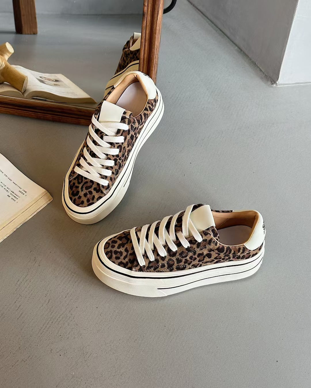 Women's Print Top Layer Cowhide Easy Wear Not Tired Feet Platform Women's Sports Shoes