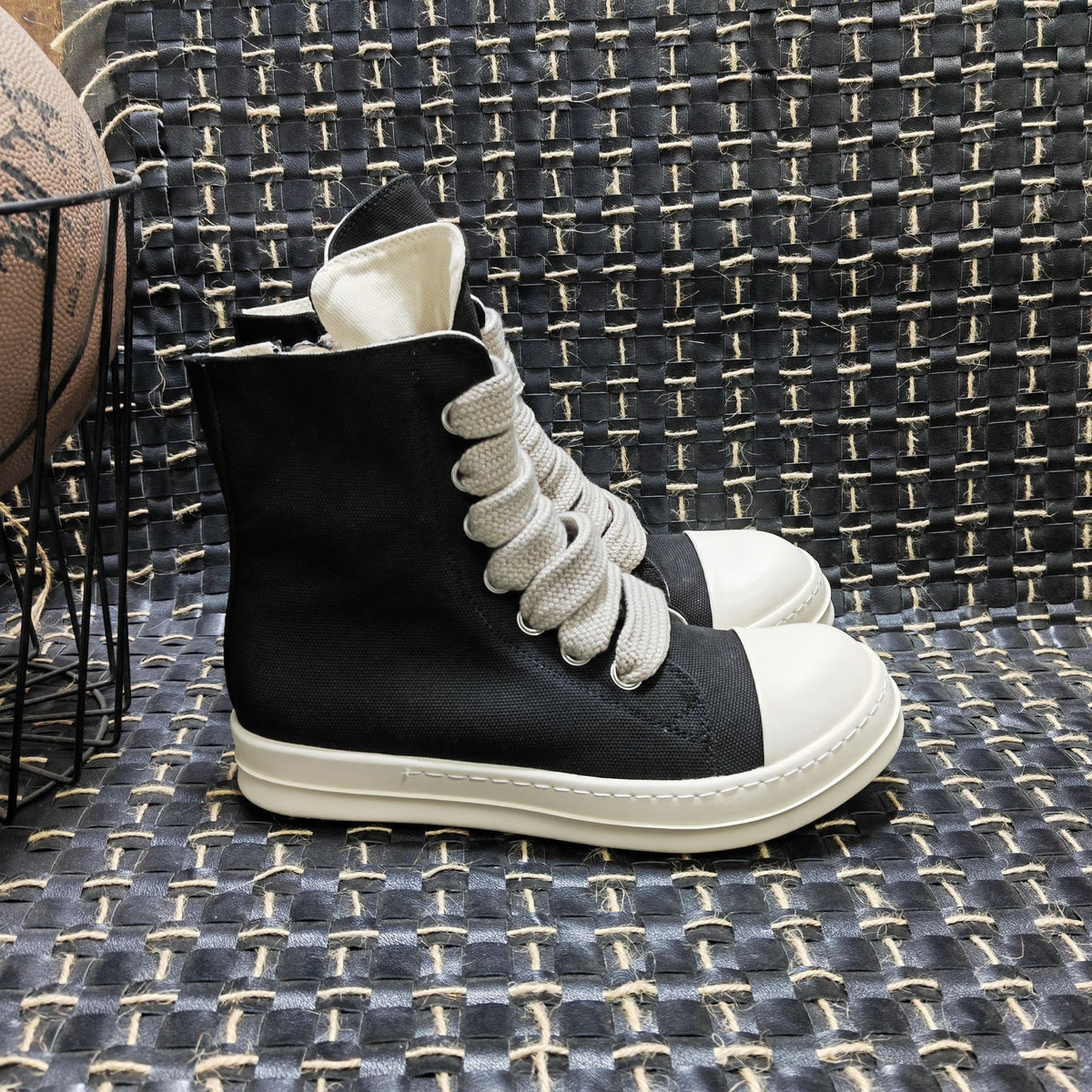 Women's & Men's Wide Shoelaces Round Head Ankle Board Height Increasing Leisure Women's Casual Shoes
