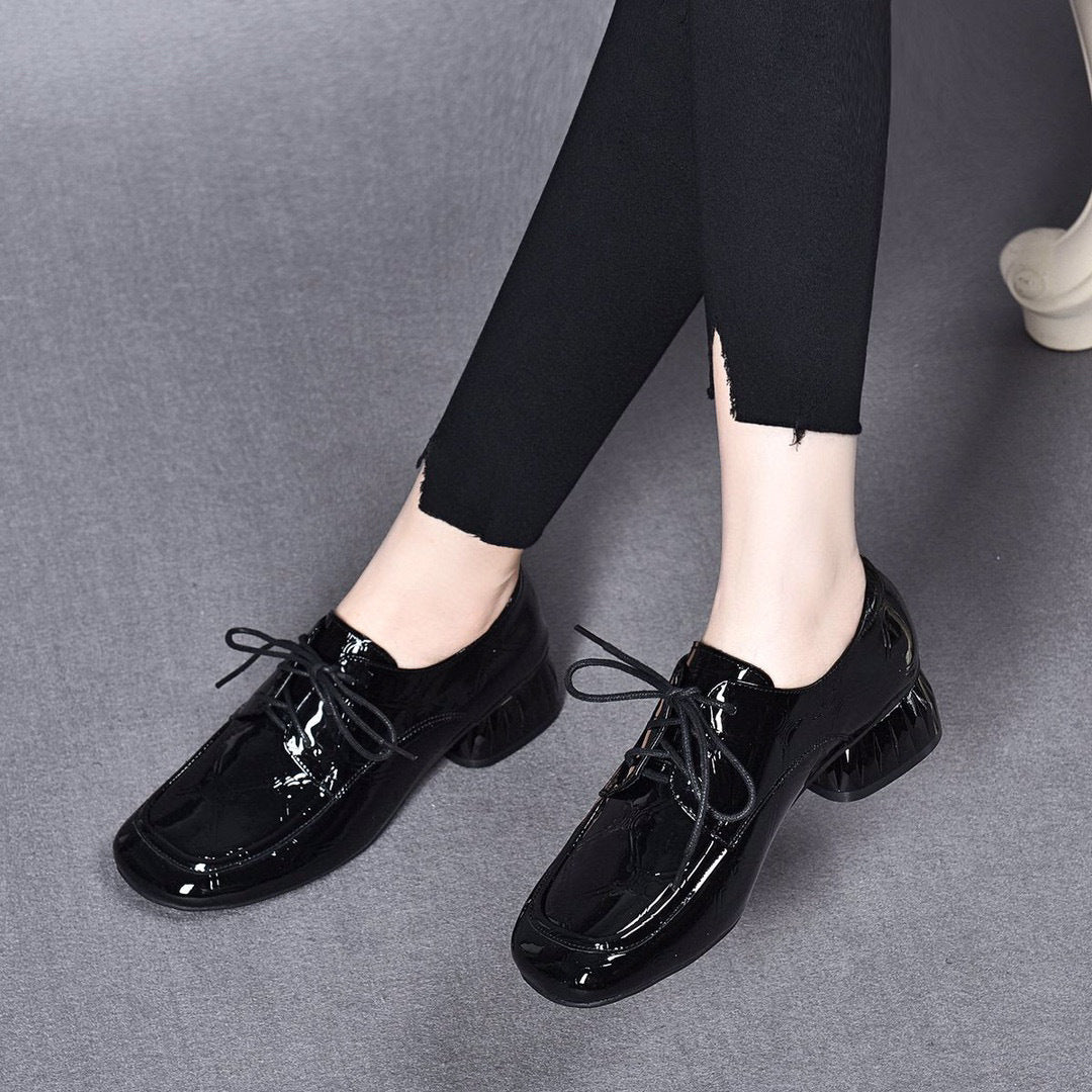 Women's Toe Flat Spring Embossed Patent Cowhide Casual Shoes